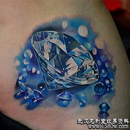 蓝色3D钻石纹身