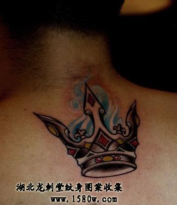 皇冠纹身脖子纹身