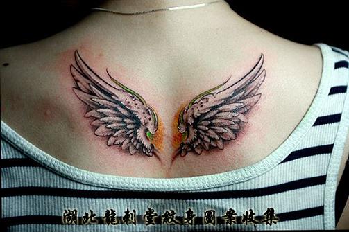 一对好看的翅膀纹身图案