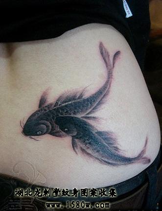 鲤鱼纹身图案