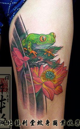 日式青蛙莲花纹身图片