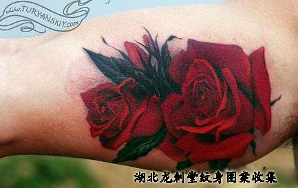 3D玫瑰纹身手部纹身