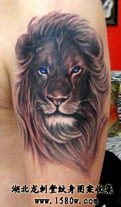 帅气狮子纹身