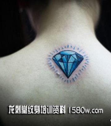 漂亮的蓝色钻石纹身图案